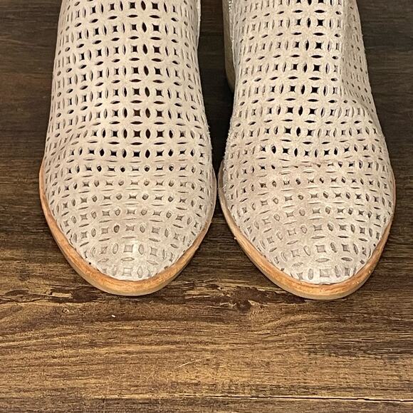 Jeffrey Campbell Medera Taupe Laser Cut Bootie - size 8 - Picture 2 of 8